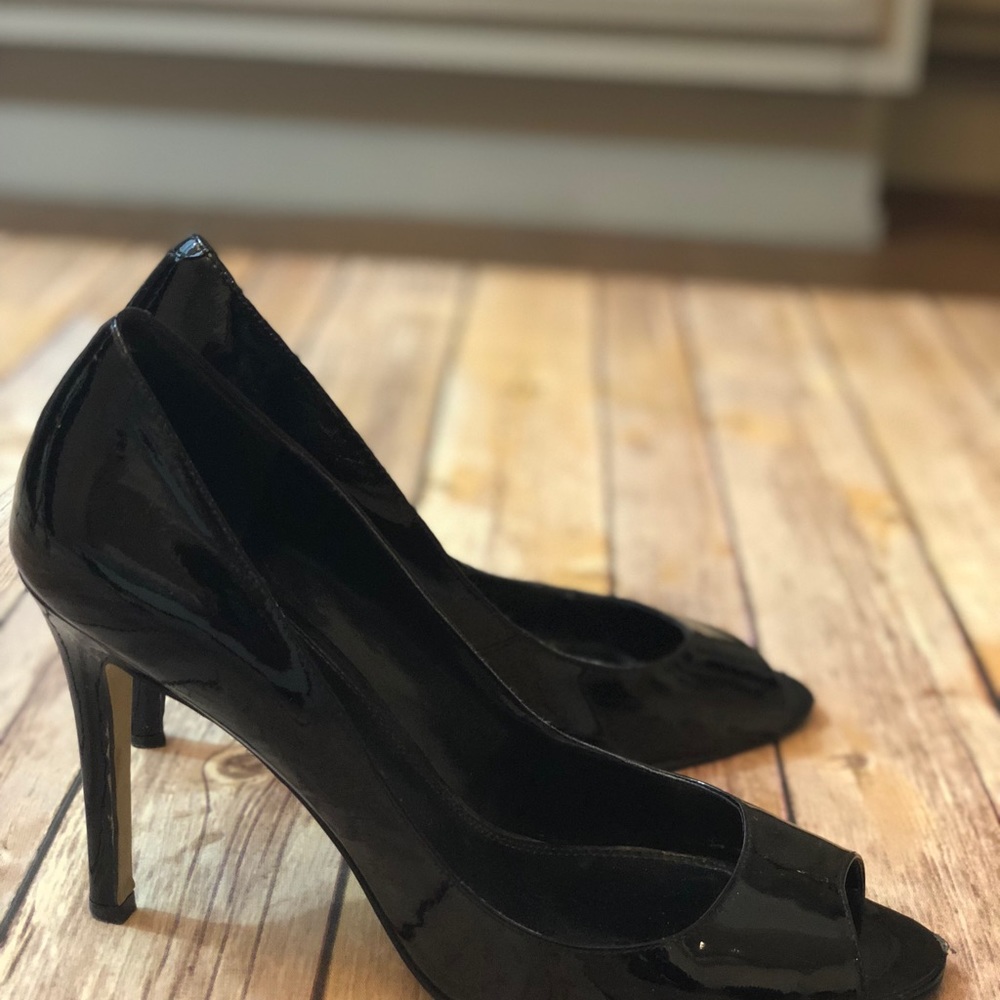 Heels - Picture 4 of 4